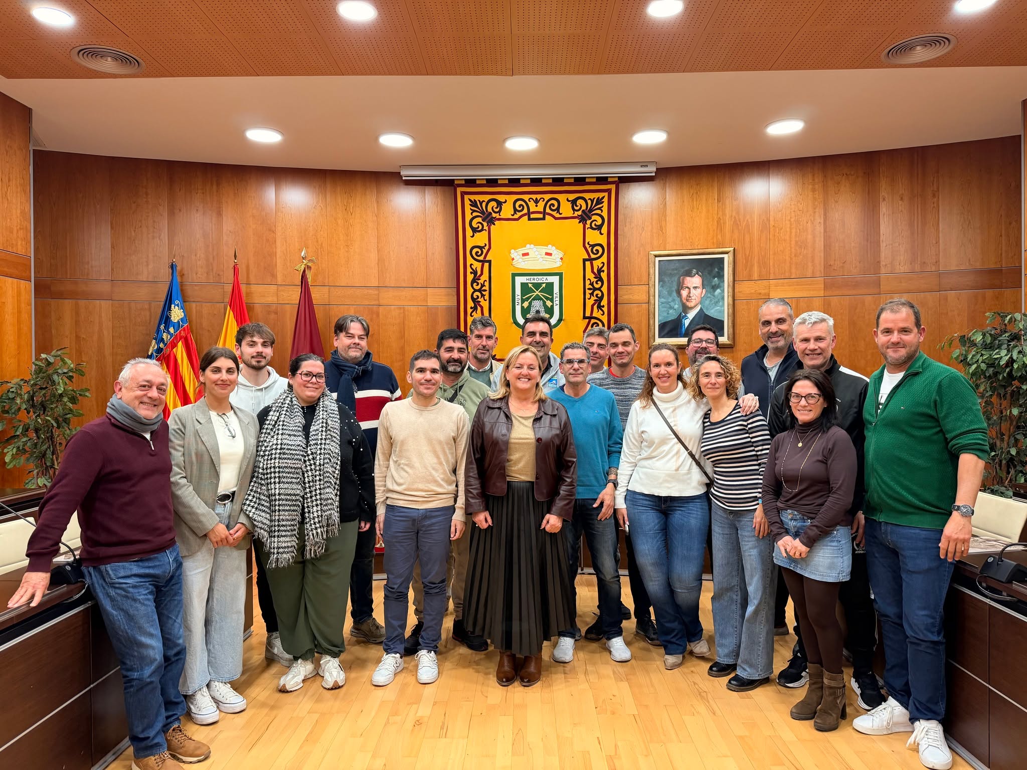 👉 Ahir dimarts va tindre lloc una nova sessió del Consell Municipal d'Esports de Calp. S'hi va aprovar la modificació de les bases dels Premis a l'Esport i de les bases de subvencions a la promoció de l'esport per a clubs esportius. Ara, segueix el tràmit i s'aprovaran inicialment en el plenari del mes d'abril per a poder-se aplicar enguany. Més avant us informarem sobre aquestes modificacions.

⚽🏀💪 El Consell es va constituir a octubre de l'any passat amb l'objectiu d'escoltar a tots els implicats en l'esport calpí: clubs, esportistes, famílies i part política. Entre altres funcions està la d'elecció dels guanyadors de la Gala de l'Esport, el seguiment del Pla d'Inversions o l'assessorament en totes les decisions. 

----
👉 Ayer martes tuvo lugar una nueva sesión del Consell Municipal d'Esports de Calp. Se aprobó la modificación de las bases de los Premios al Deporte y de las bases de subvenciones a la promoción del deporte para clubes deportivos. Ahora, sigue el trámite y se aprobarán inicialmente en el plenario del mes de abril para poderse aplicar este año. Más adelante os informaremos sobre estas modificaciones.

⚽🏀💪 El Consell se constituyó en octubre del año pasado con el objetivo de escuchar a todos los implicados en el deporte calpino: clubes, deportistas, familias y parte política. Entre otras funciones está la de elección de los ganadores de la Gala del Deporte, el seguimiento del Plan de Inversiones o el asesoramiento en todas las decisiones.