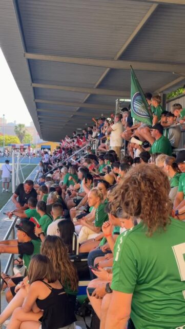 🔥 ¡REMONTADA DE ASCENSO! 🔥

Cuando parecía imposible, este equipo volvió a demostrar que nunca se rinde.

Tras llegar al descanso con un 2-0 en contra, el filial de la UD CALPE reaccionó, igualó la eliminatoria y forzó la prórroga en un partido para el recuerdo. Y allí, con corazón, esfuerzo y ambición, llegó el definitivo 3-4 que certifica el ascenso a Segunda FFCV.

💚 Una victoria épica.
⚽ Un equipo que creyó hasta el final.
🏆 Un ascenso más que merecido después de una magnífica temporada.

¡Enhorabuena, equipo!

———
🔥 REMUNTADA D’ASCENS! 🔥

Quan semblava impossible, este equip va tornar a demostrar que mai es rendix.

Després d’arribar al descans amb un 2-0 en contra, el filial de la UD CALPE va reaccionar, va igualar l’eliminatòria i va forçar la pròrroga en un partit per al record. I allí, amb cor, esforç i ambició, va arribar el definitiu 3-4 que certifica l’ascens a Segona FFCV.

💚 Una victòria èpica.
⚽ Un equip que va creure fins al final.
🏆 Un ascens més que merescut després d’una espectacular temporada.

Enhorabona, equip!